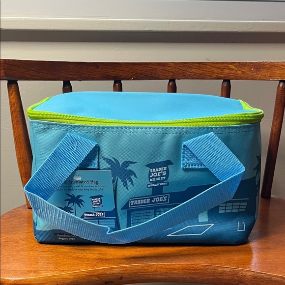 NWT Trader Joe’s Mini Insulated Lunch Bag in blue - Picture 1 of 9
